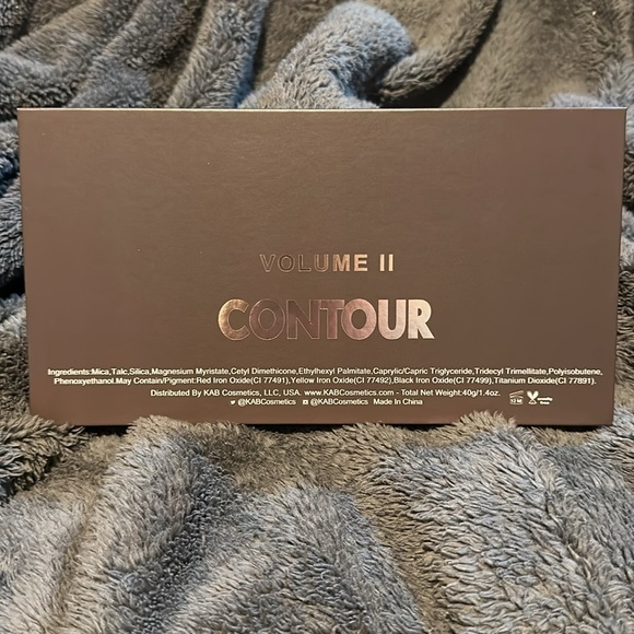 KAB Cosmetics Volume II Contour Palette - Picture 3 of 4